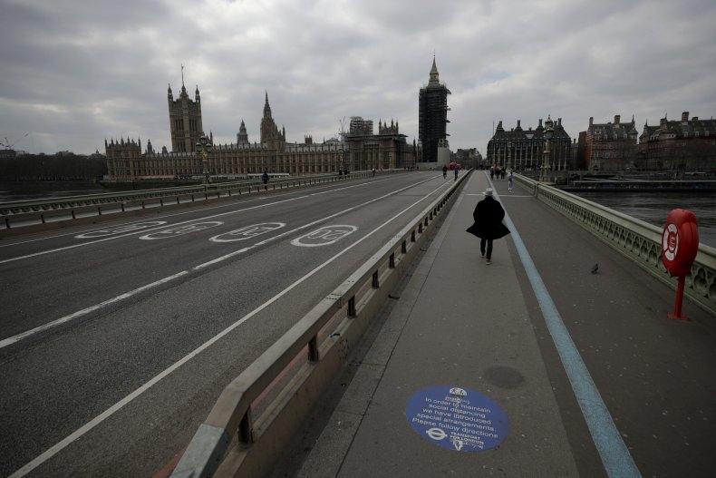 COVID Victims' Families Blast Report on Lockdown for
Ignoring, Gaslighting Them 2 Britain COVID Response