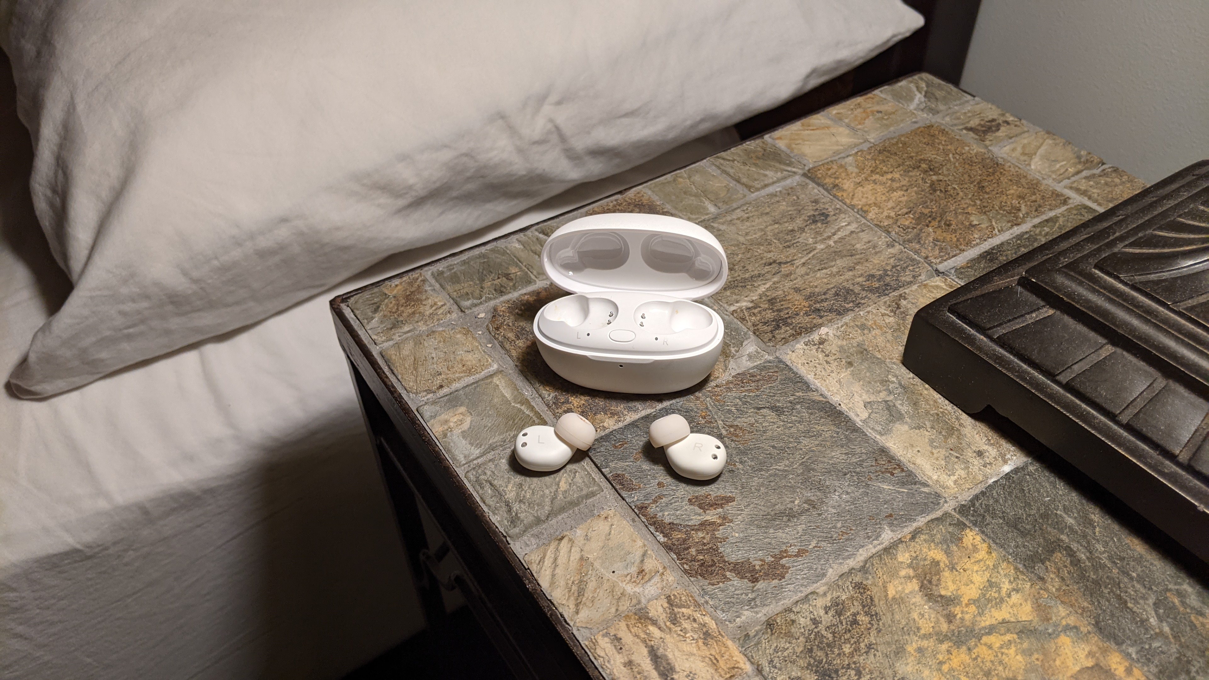 1More ComfoBuds Z Review: Great for Sleeping and Music 1More ComfoBuds Z Review: Great for Sleeping and Music