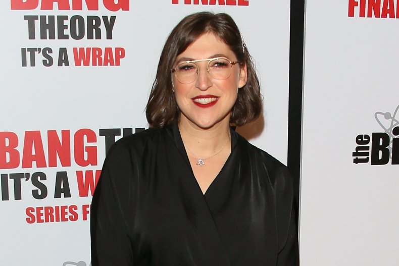 "Jeopardy!" host Mayim Bialik