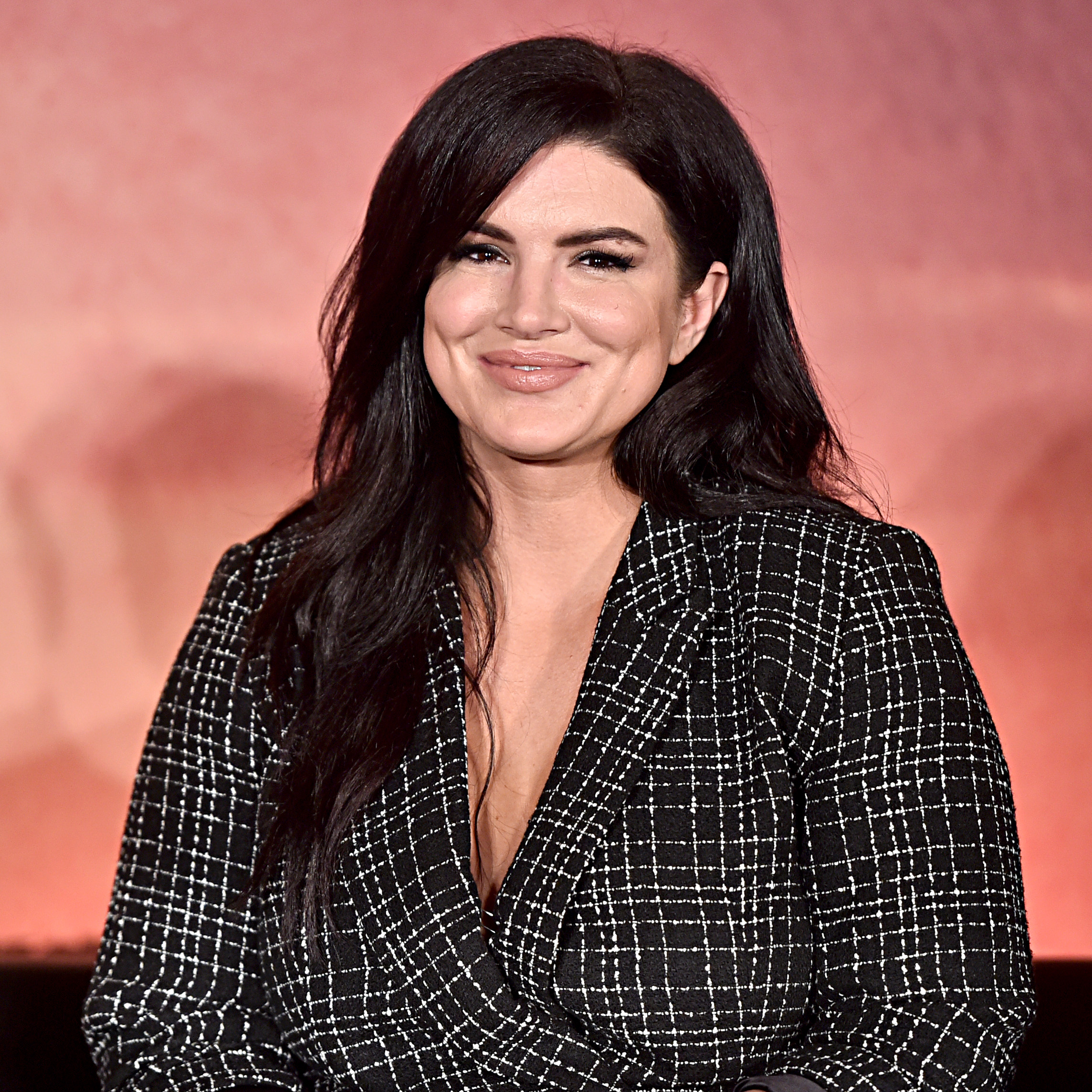 Actress Gina Carano Defies Hollywood Vaccine Mandate With Non-Union Project Actress Gina Carano Defies Hollywood Vaccine Mandate With Non-Union Project