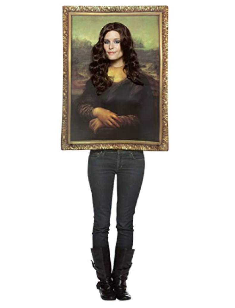 Woman dressed as Mona Lisa
