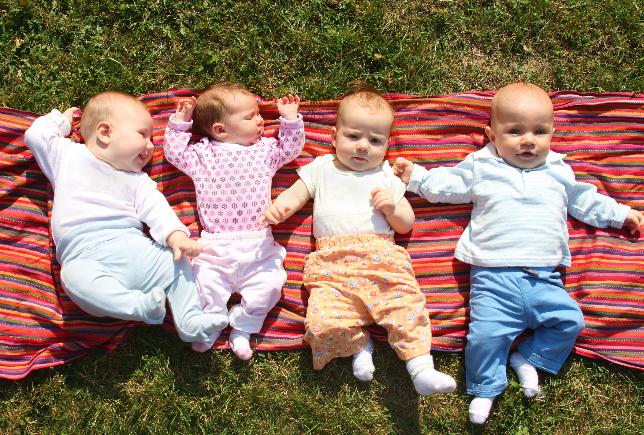 Woman Expecting One Baby Has Four, Quadrupling Size of Family Overnight - Vimarsana News