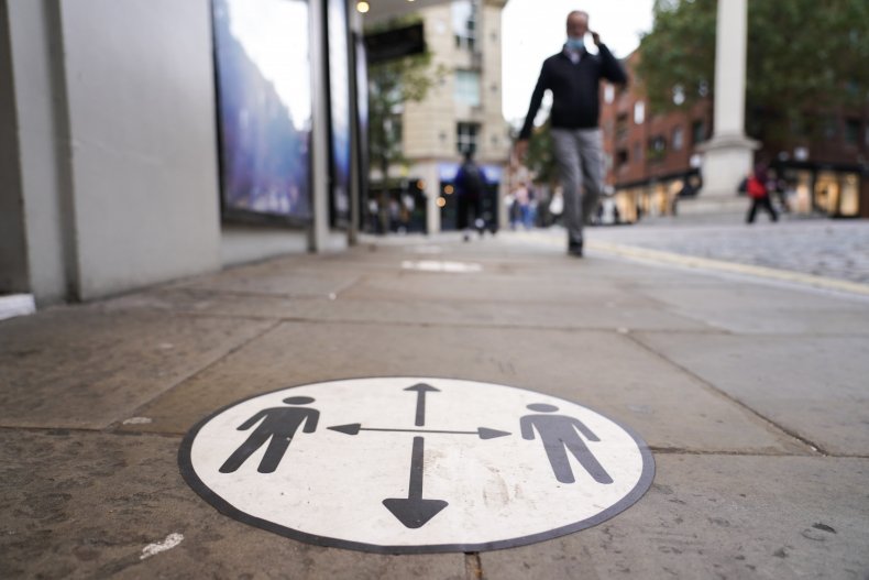 Social Distancing Sign in U.K.