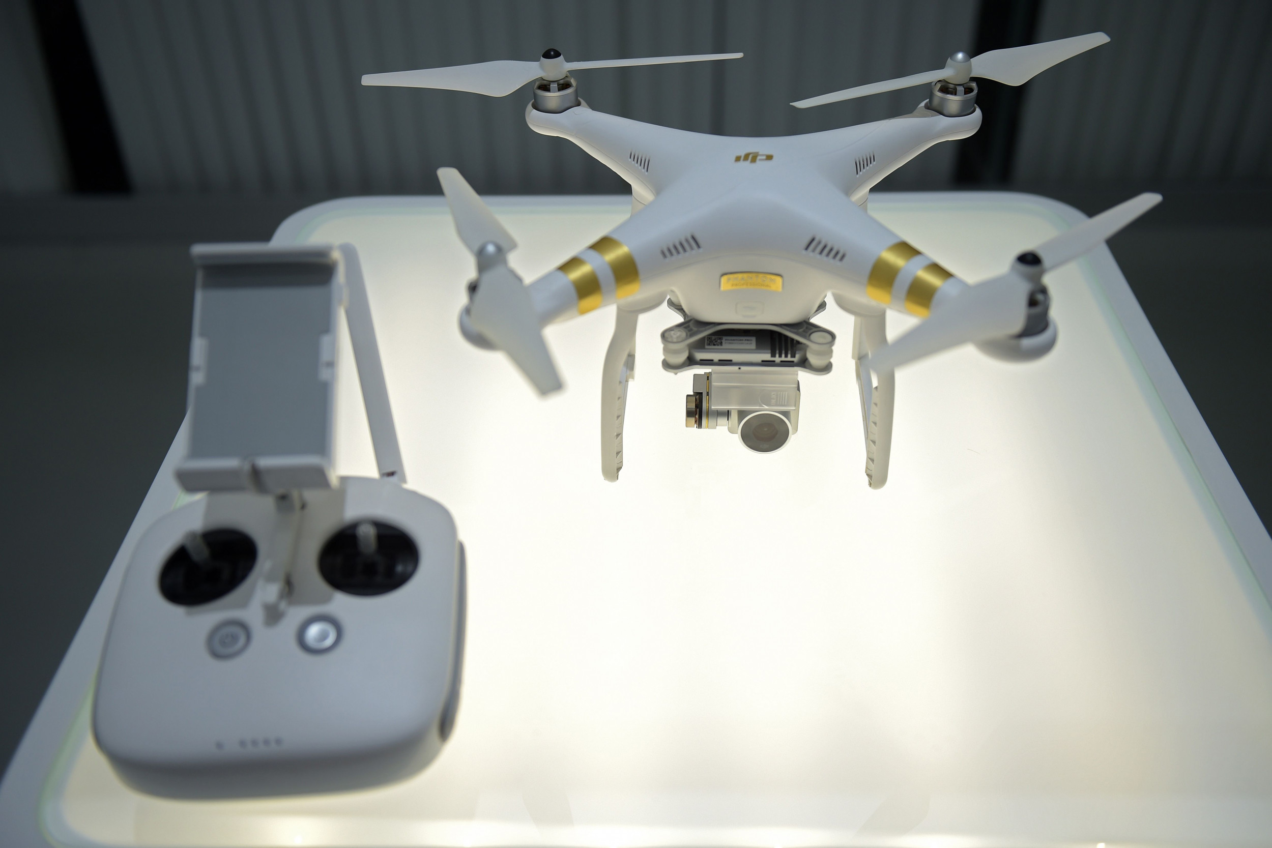 Såkaldte køretøj Som FCC Commissioner Calls Chinese Drone Company a Potential 'Airborne Version  of Huawei'