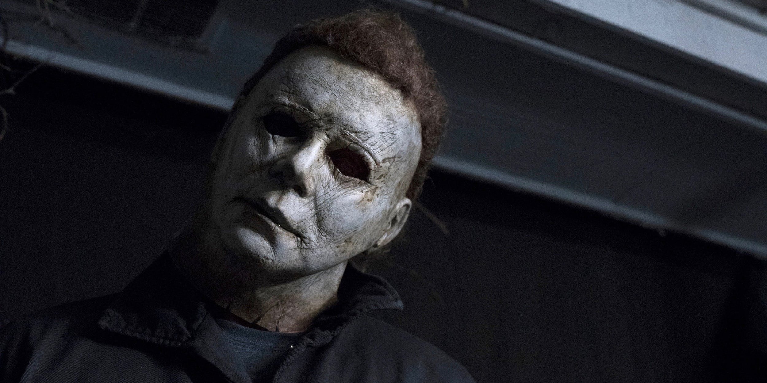 Man Dressed Up As Michael Myers Surprises Gym Goers In Video Traumatized