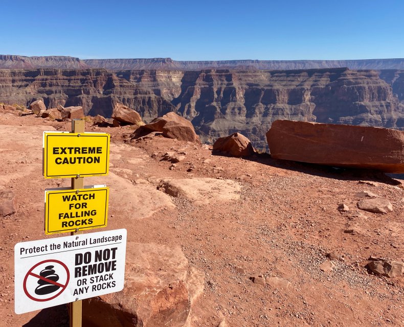 Several warning signs on the Grand Canyon.