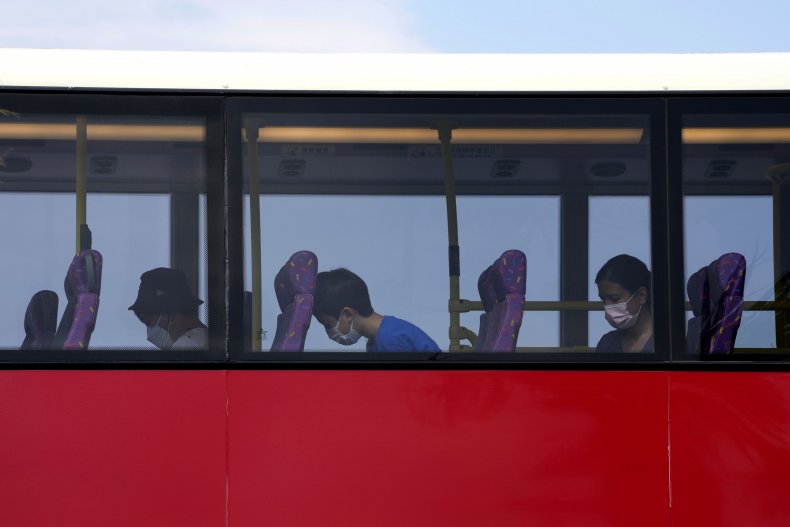 Hong Kong bus tour for sleepless passengers