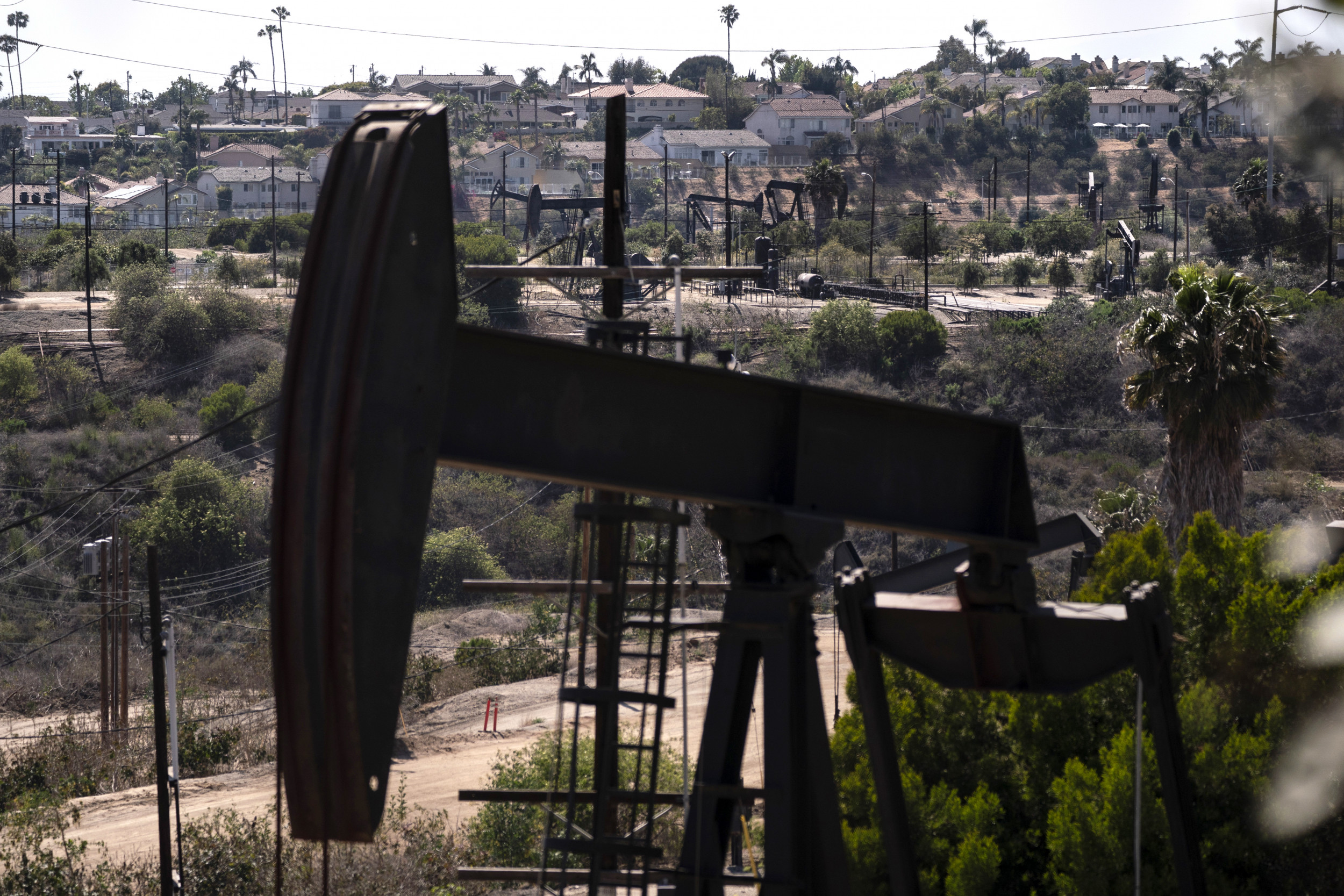 Over 2M Californians Live Near Oil Drilling Sites, State Called On to Expand Buffer Zones Over 2M Californians Live Near Oil Drilling Sites, State Called On to Expand Buffer Zones