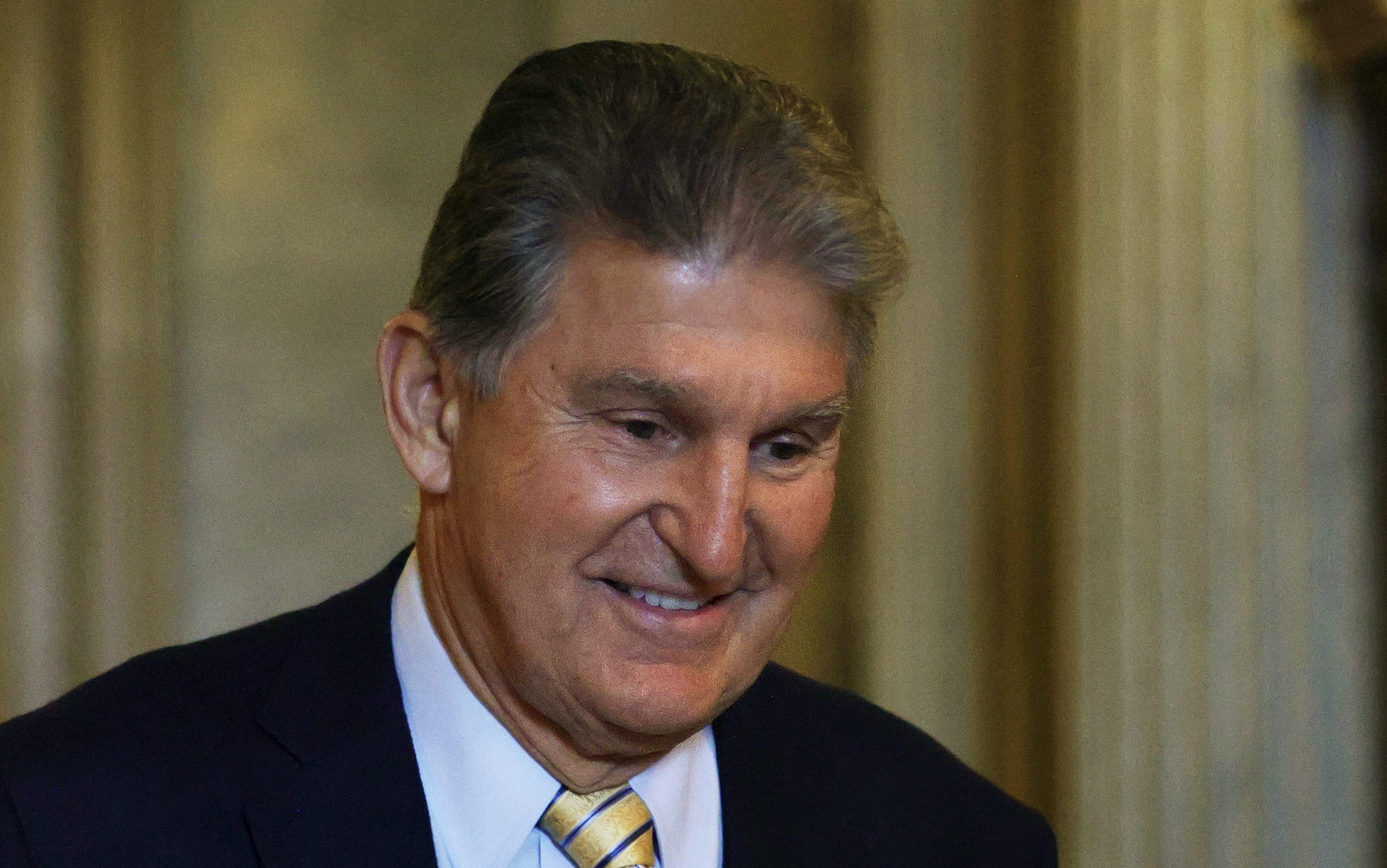 Manchin Says Spending Deal 'Should Be' Reached This Week, Sticks By $1 ...