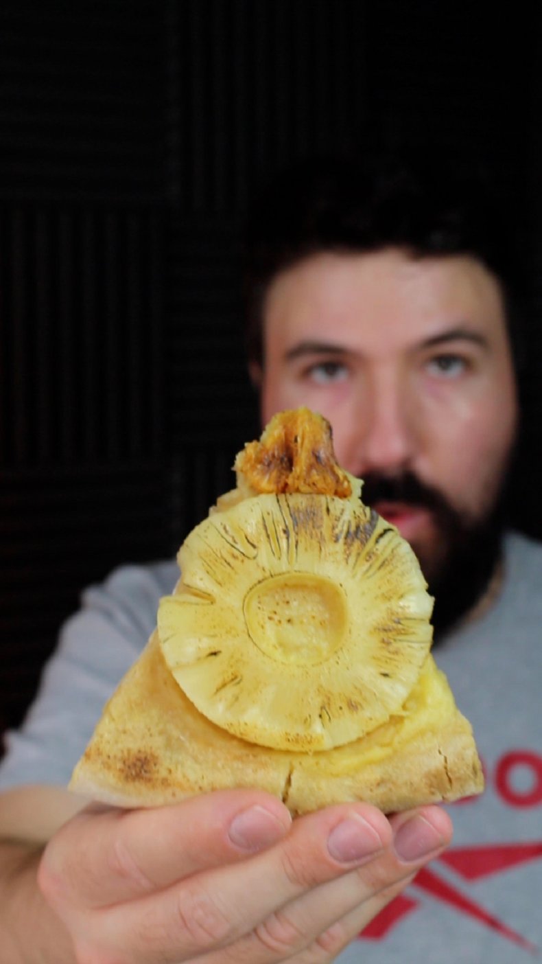 Photo of Laurence's pineapple pizza.
