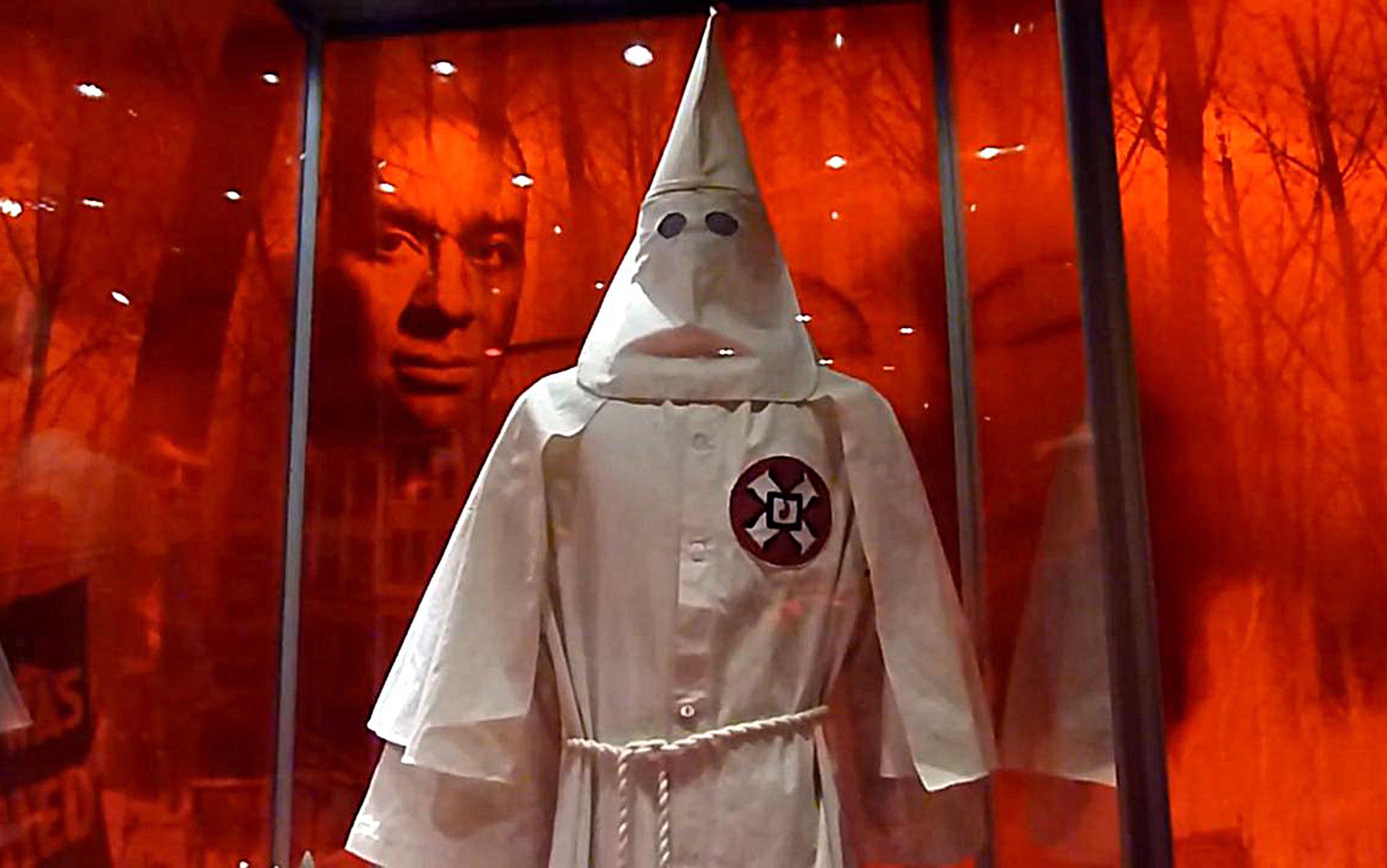 Student Wears KKK Halloween Costume Through 4 Class Periods Before 