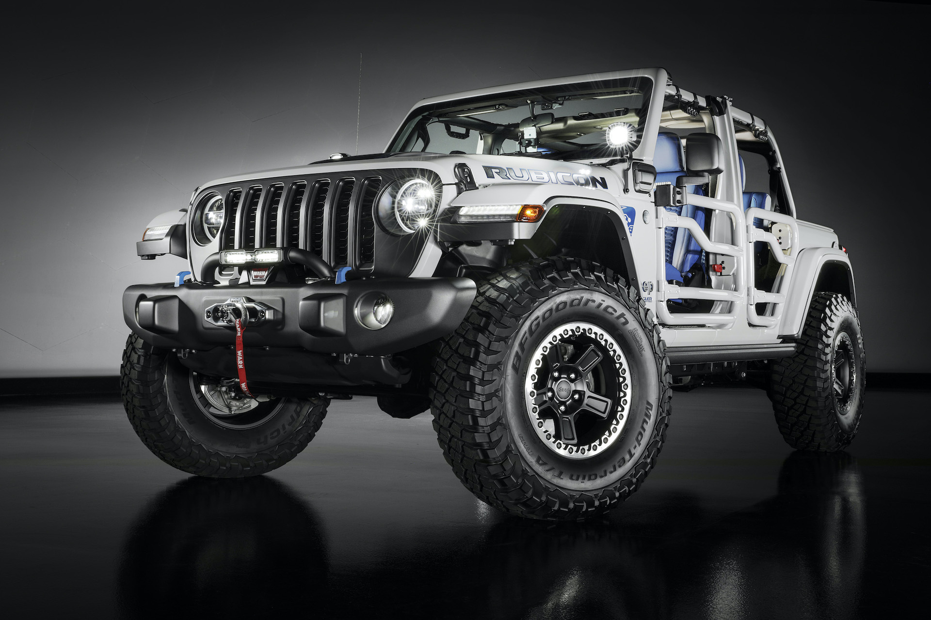 7 Jeep, Dodge, Ram Vehicles Show Off Mopar Utility Possibilities at SEMA