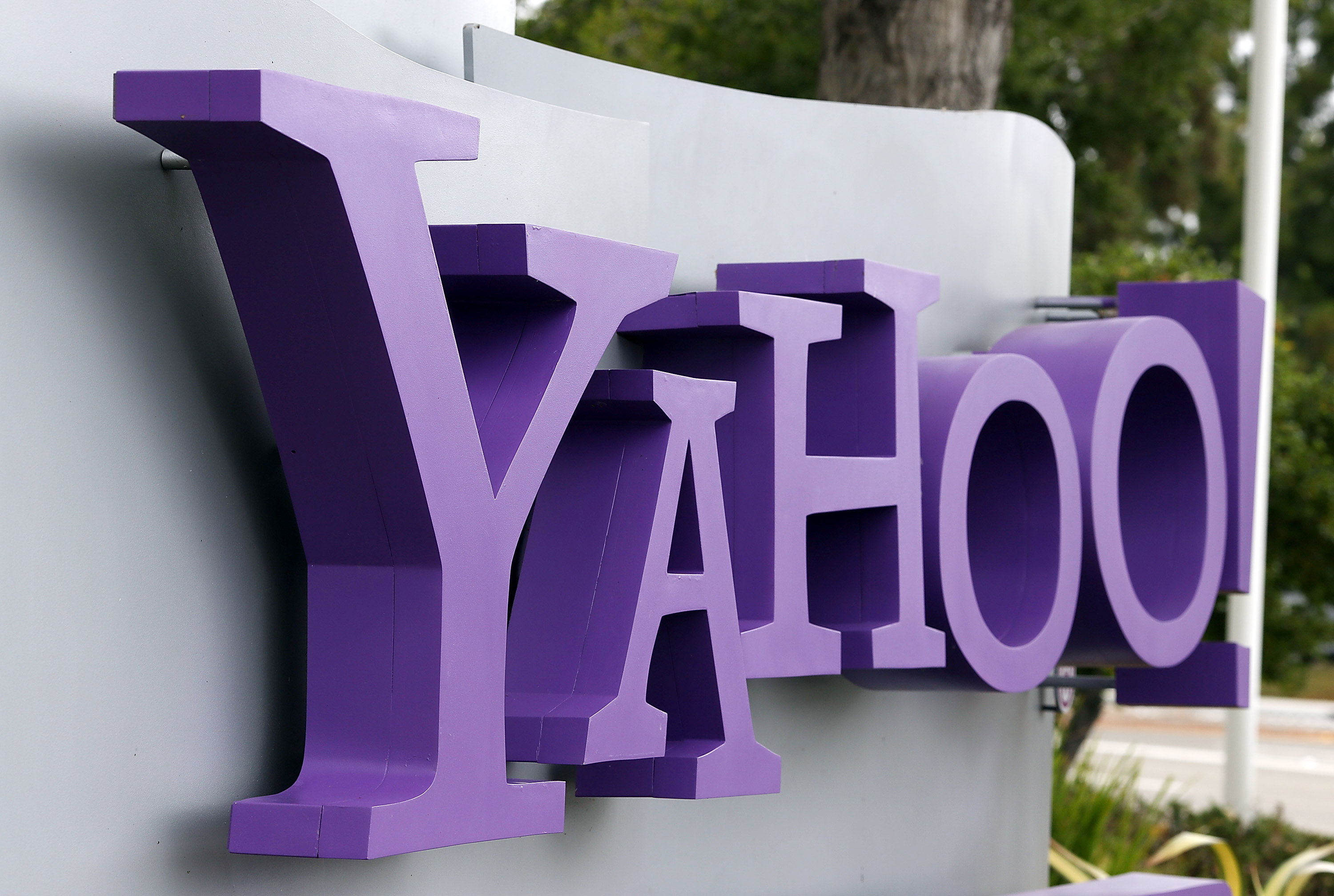 Yahoo Ends Service In China Due To 'Challenging' Environment - Newsweek