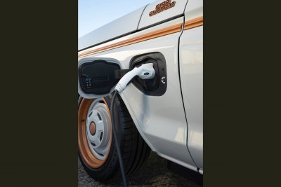 All-Electric F-100 Eluminator Concept Truck All-Electric F-100 Eluminator Concept Truck