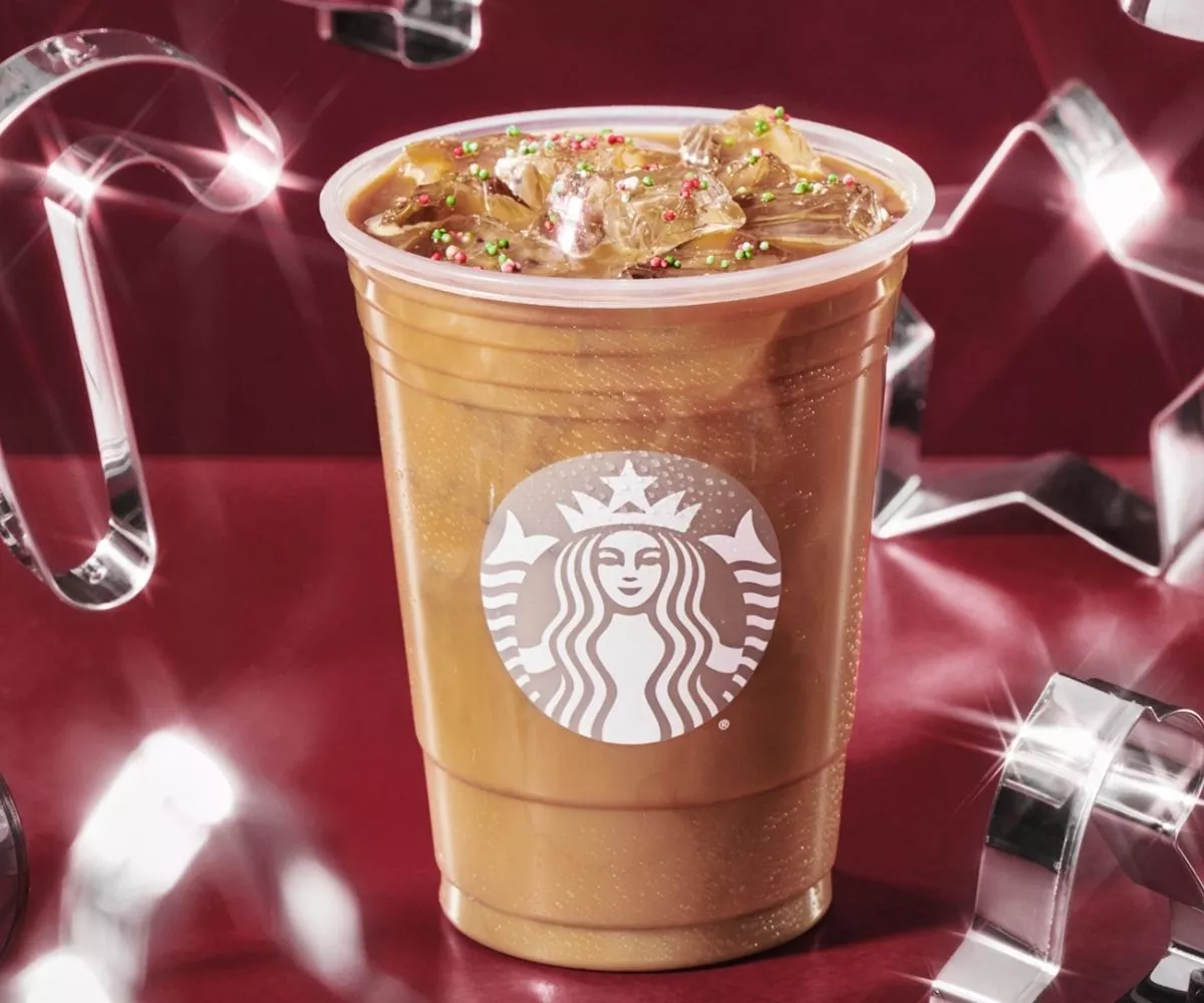 Latte de almendras navideñas de Starbucks