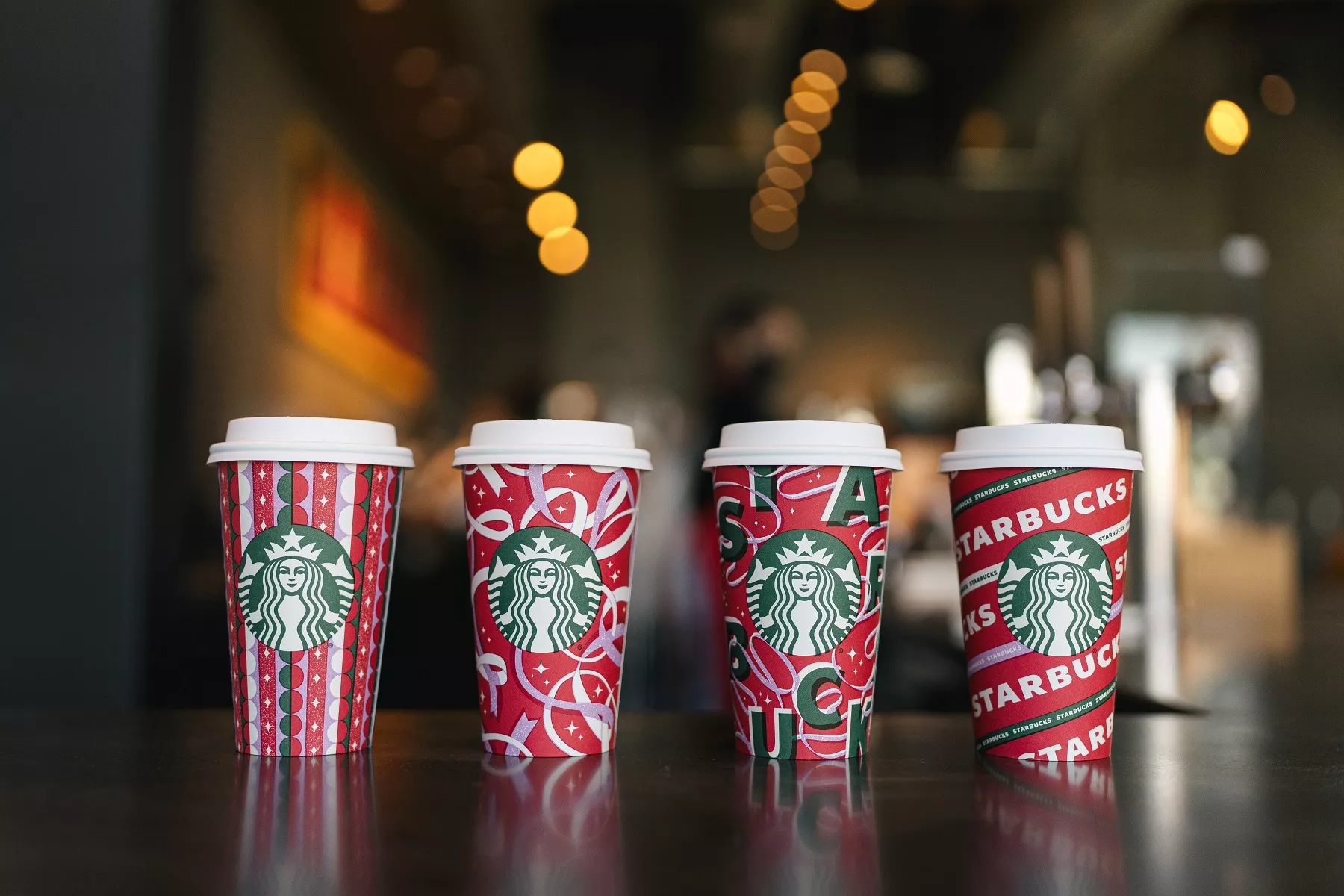  Tasses rouges Starbucks 