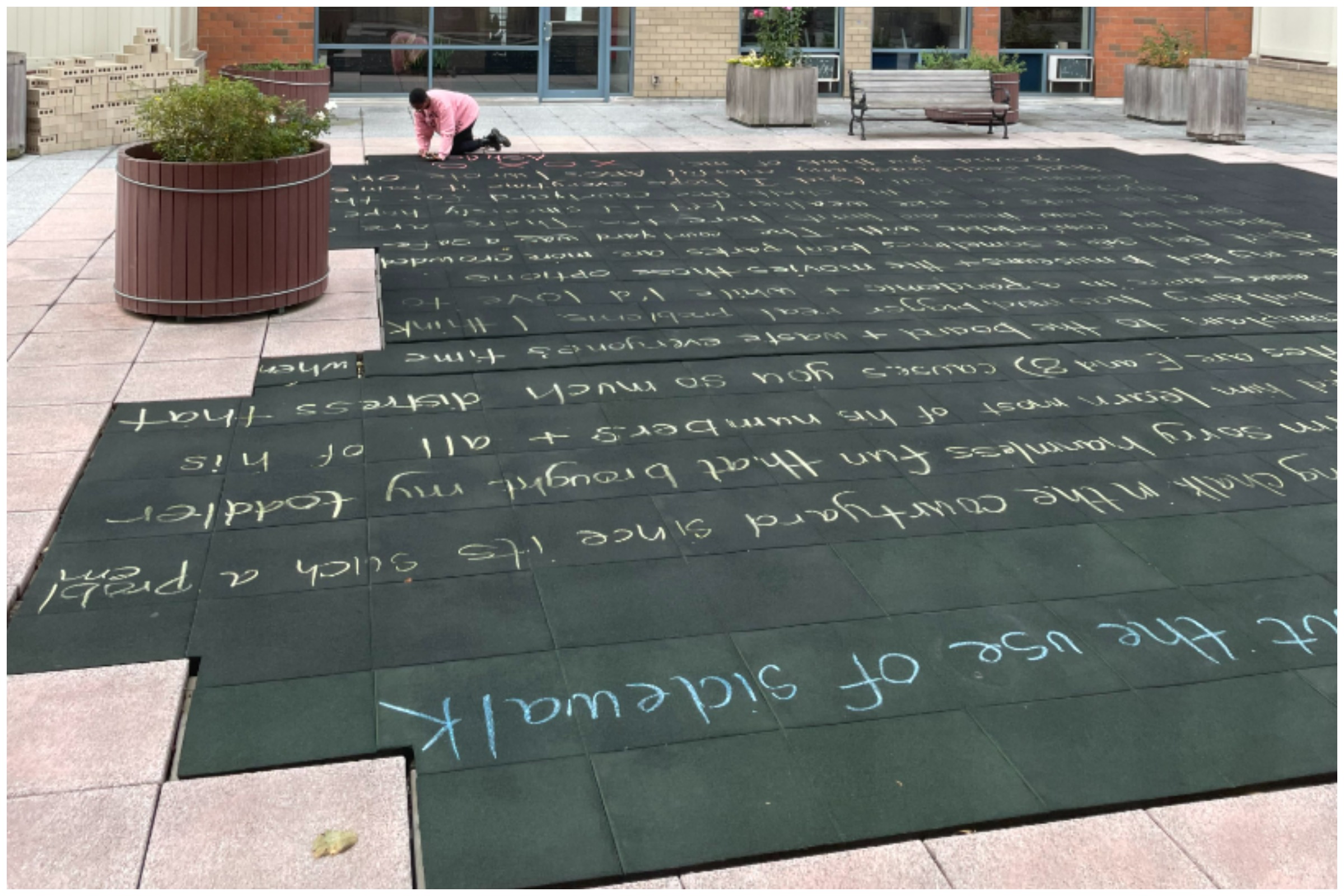 My kids chalk arted the fence : r/mildlyinteresting