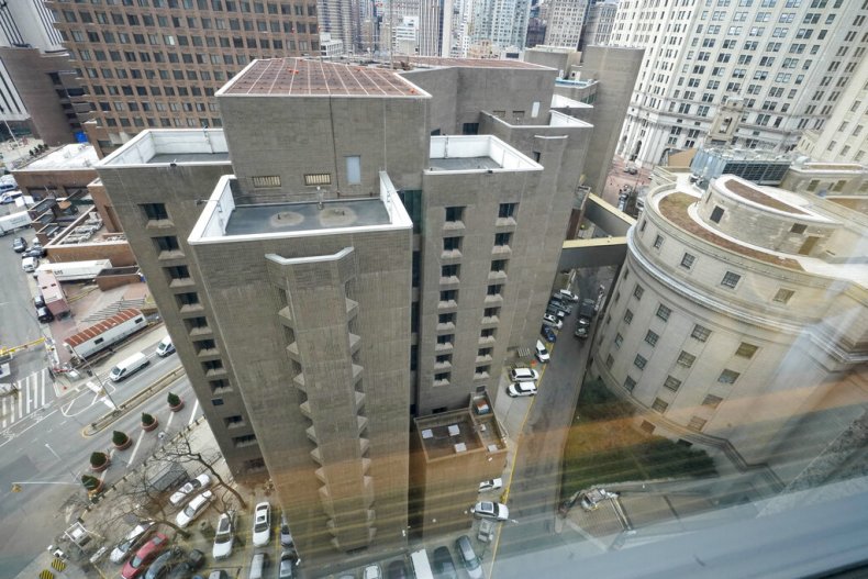 Metropolitan Correctional Center, Smuggling, Rapper