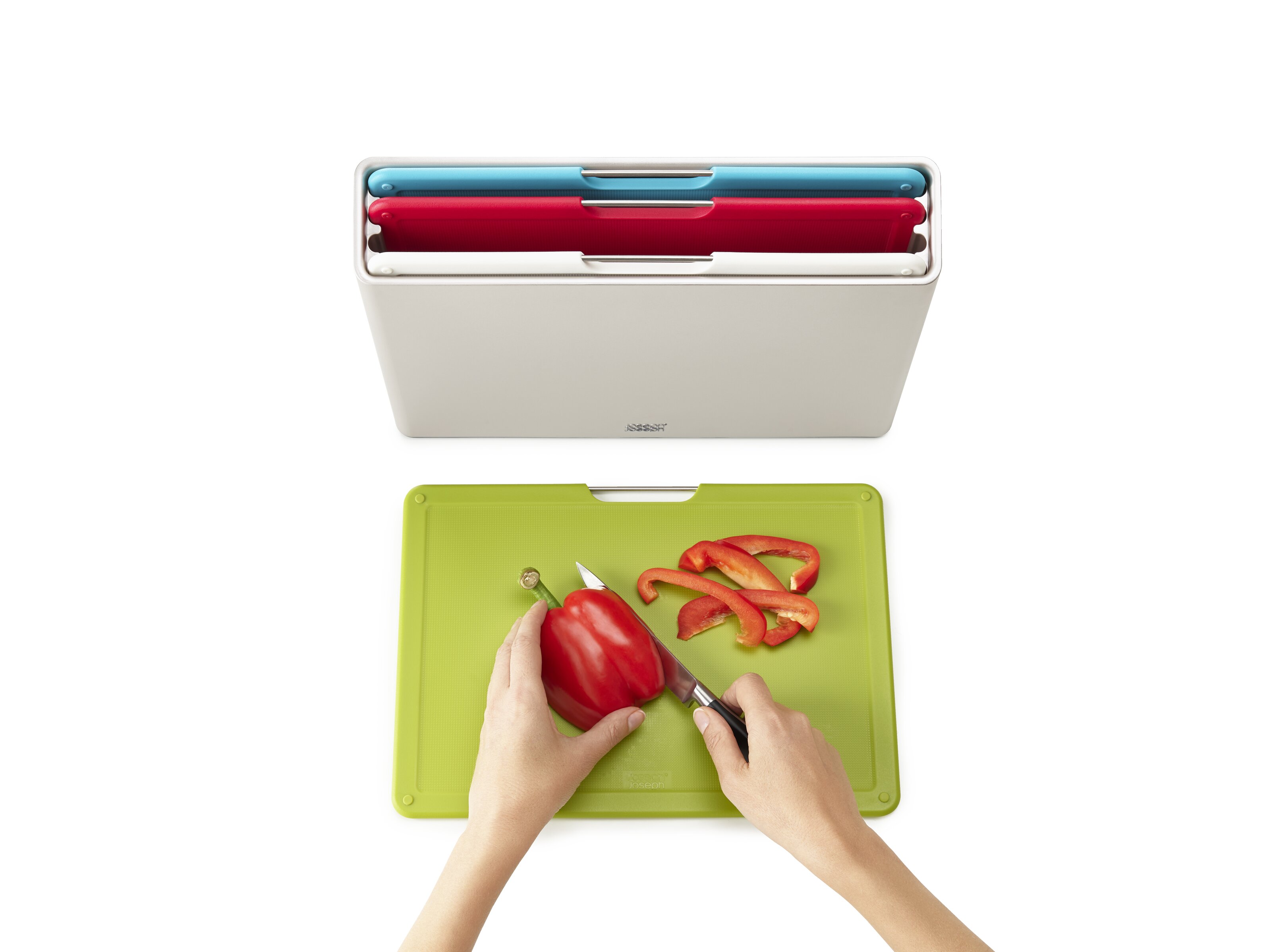 https://d.newsweek.com/en/full/1927552/2joseph-joseph-4-piece-plastic-cutting-board-set.jpg