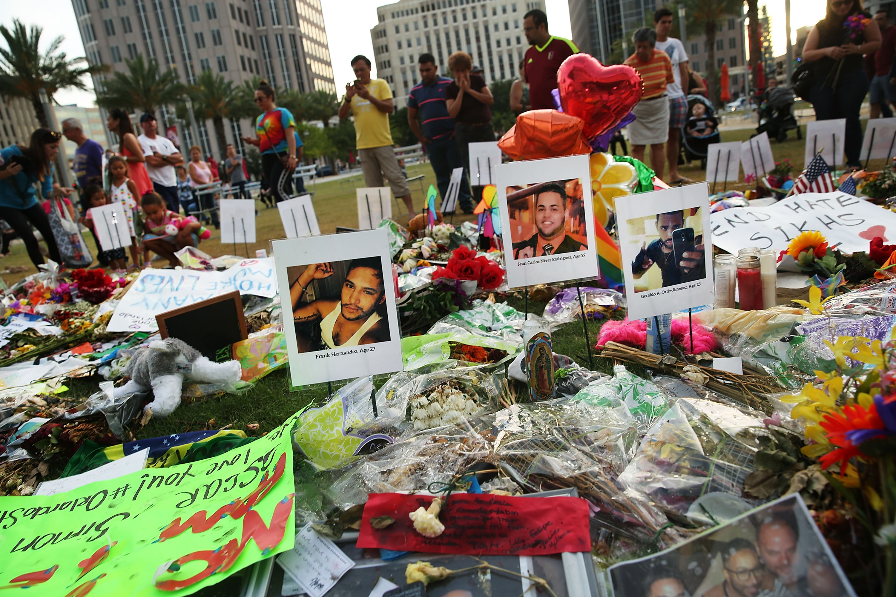 Video Shows Man Setting Fire to Memorial for Those Killed in Pulse Nightclub Shooting