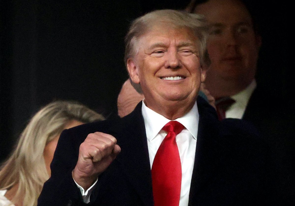 Donald Trump's 'Save America' Campaign Says It's Nearing 1 Million ...