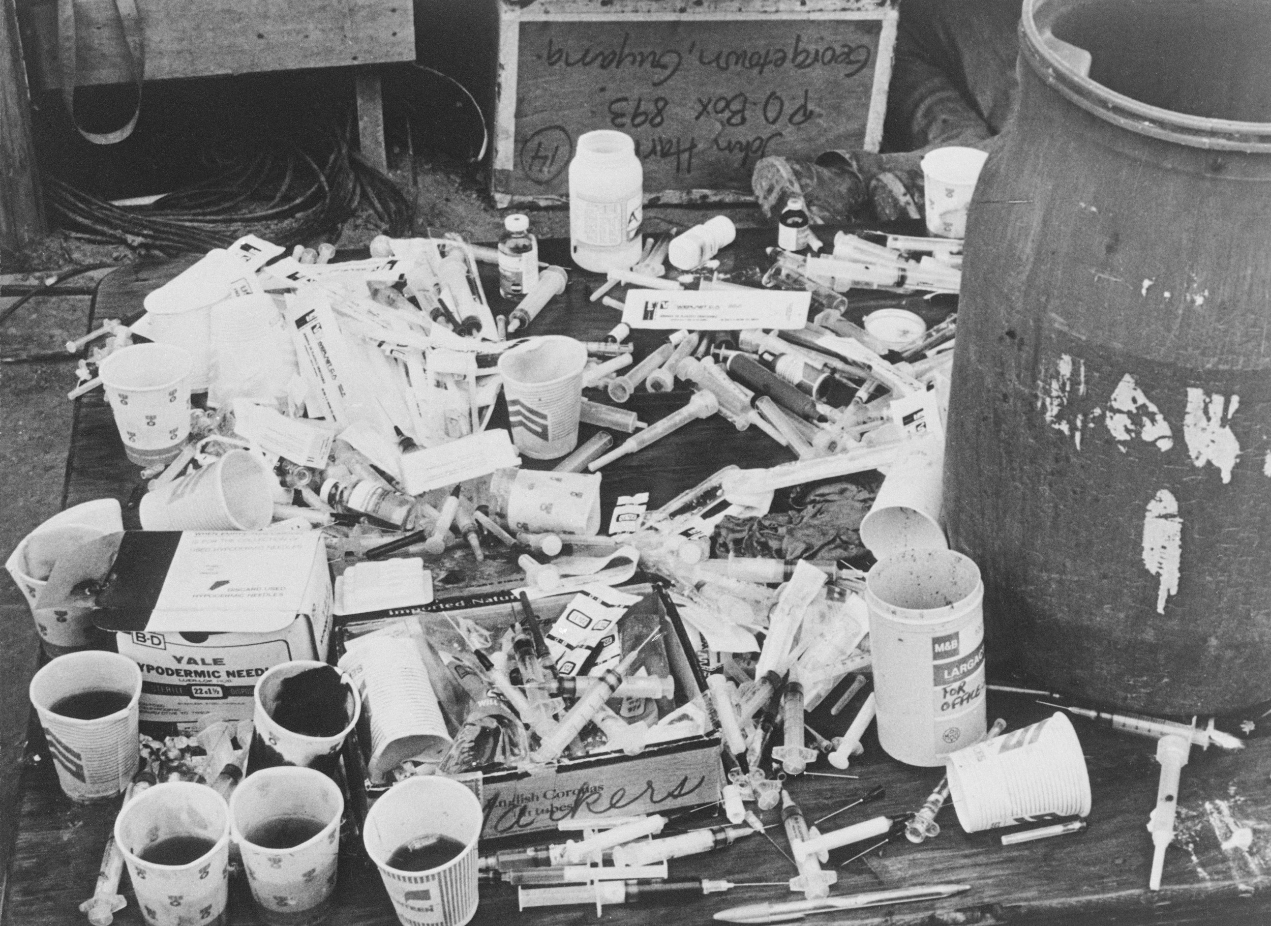 Jonestown cyanide drink syringes