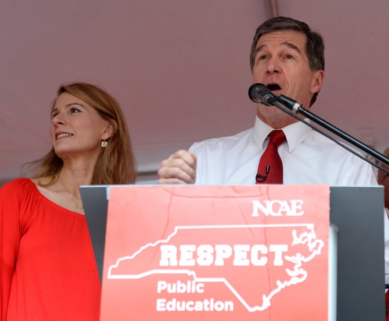 Roy Cooper, Dontae Sharpe, Pardon