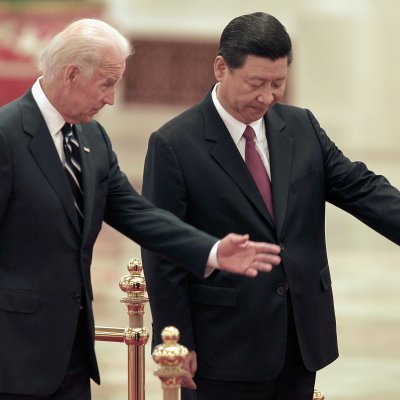Biden meets Xi in 201113 Biden meets Xi in 201113