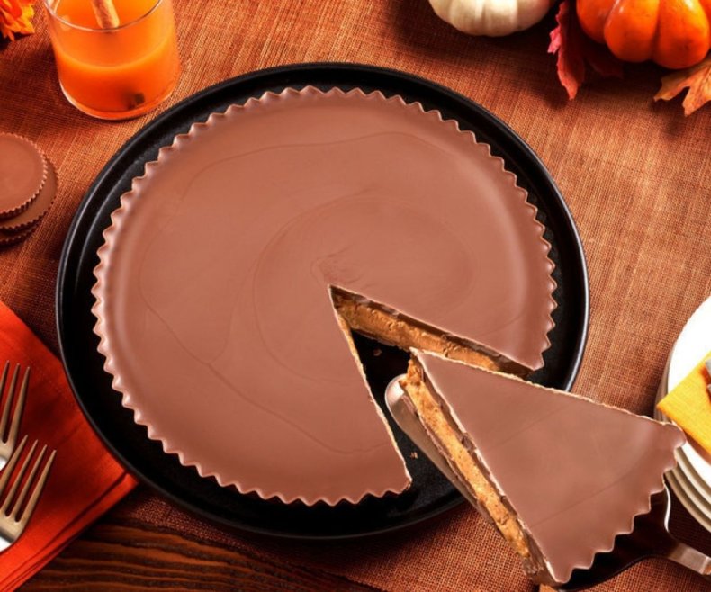 Reese's Peanut Butter Cup Thanksgiving Pie