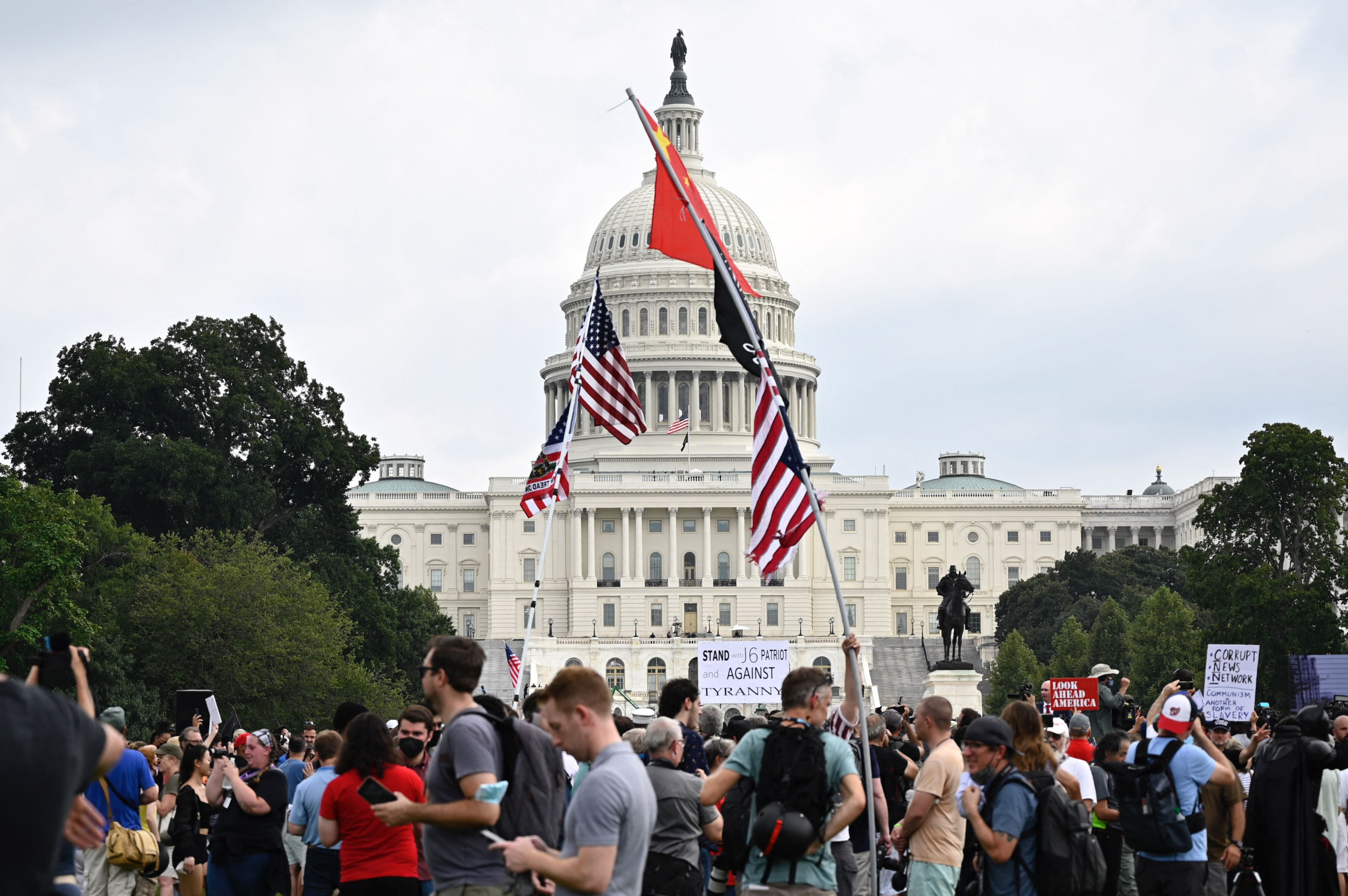 State Supreme Court Declines to Rule on Releasing Names of Seattle Cops at Jan. 6 D.C. Rally