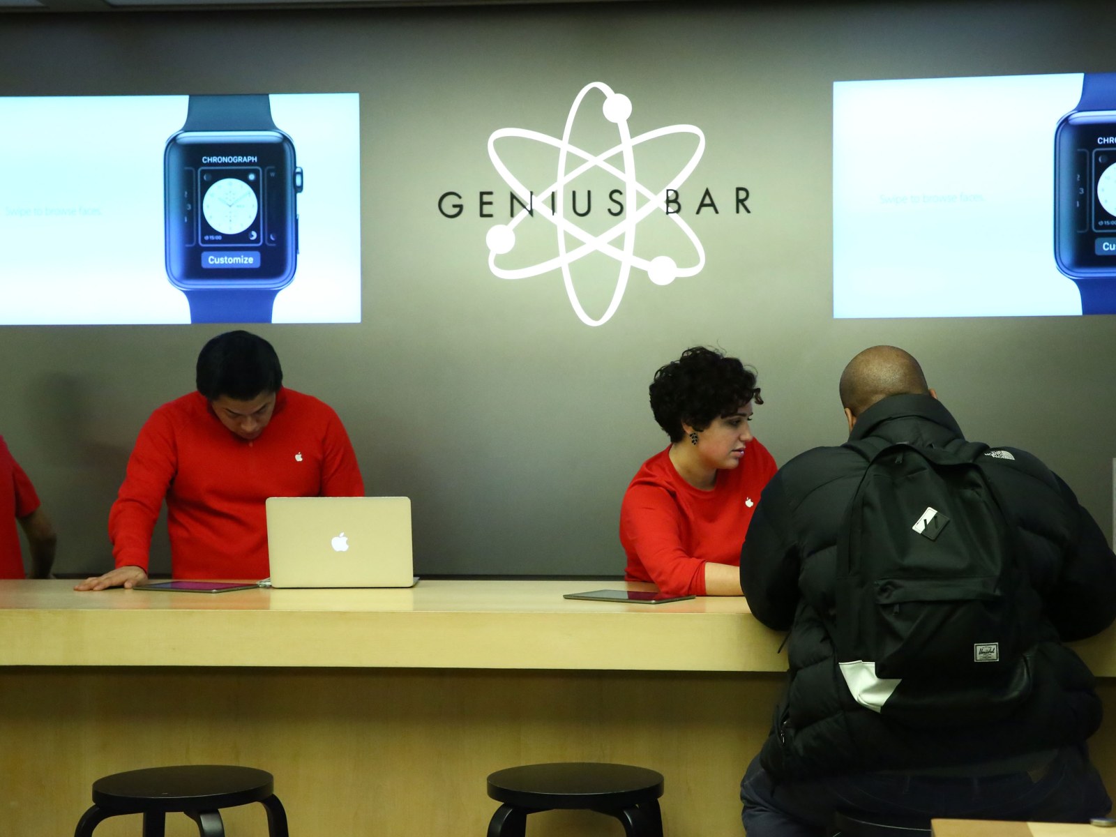 Apple Genius Bar Logo Apple s New Store Design Replaces The Genius Bar apple-genius-bar-logo-apple-s-new-store-design-replaces-the-genius-bar