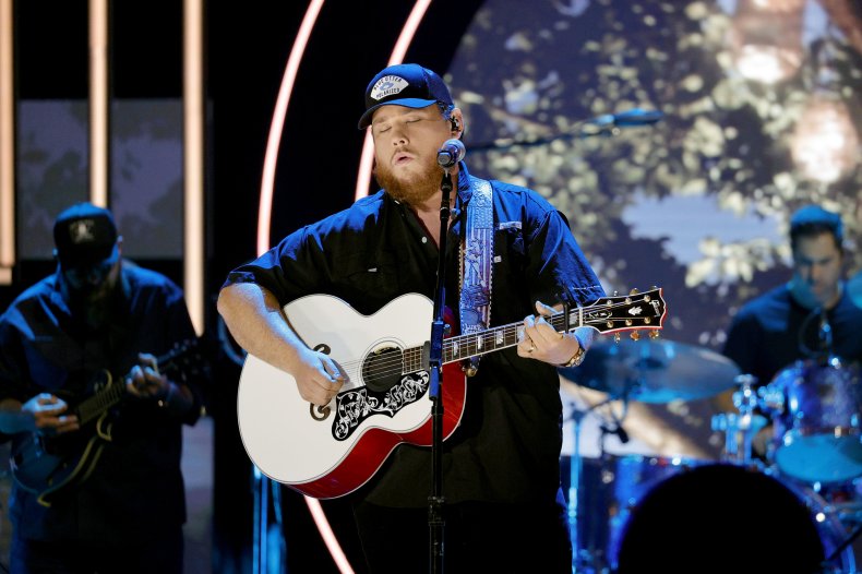 Thanksgiving NFL Halftime Performance How to Watch Luke Combs Live