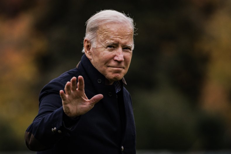 Biden Walks to the West Wing