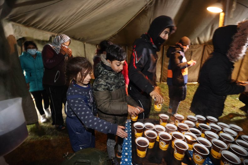 Migrants Receive Food