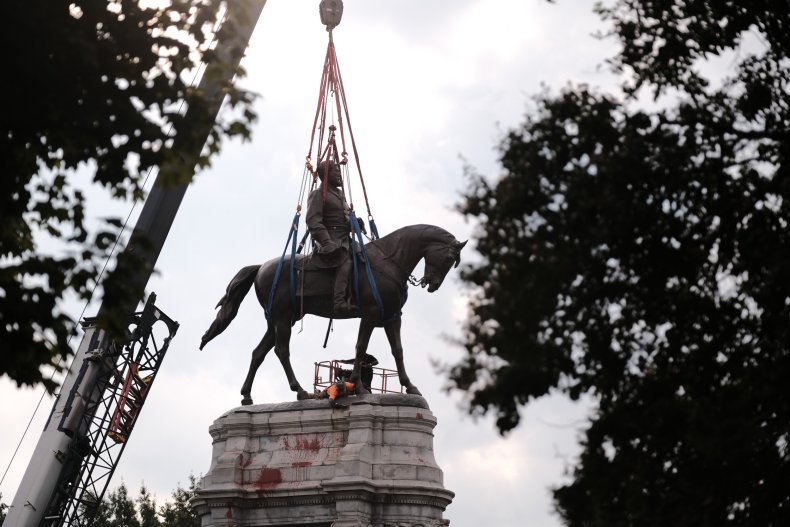 Robert E. Lee Statue