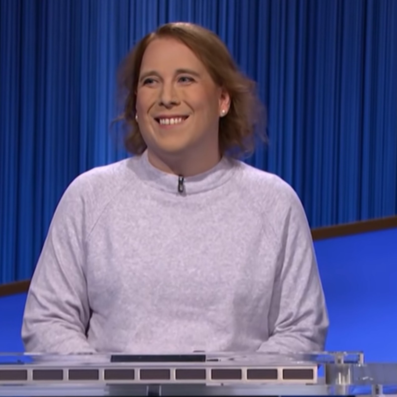 Amy Schneider Beats Family Record As Her 'Jeopardy!' Win Streak Continues