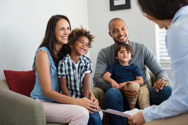 redditor shares concern about sister s kids who clearly aren t hers in viral post
