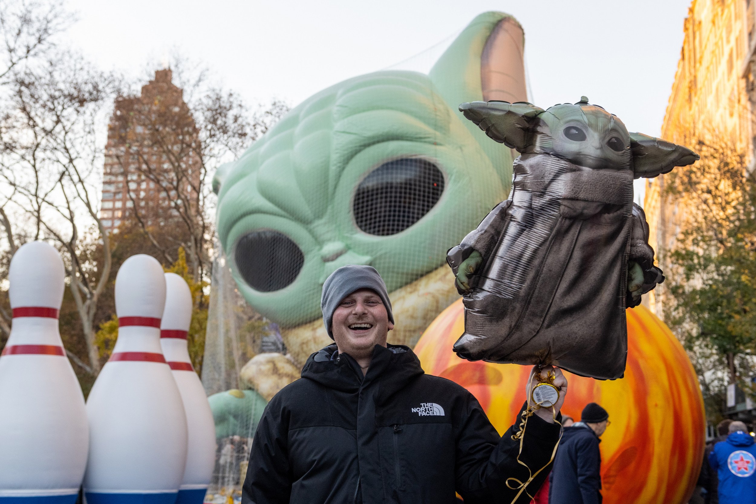 Thanksgiving Live Updates: White House Calms Supply Fears, Huge Crowds Gather for NYC Parade