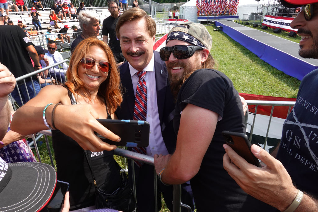 Who is outlet mike lindell's wife