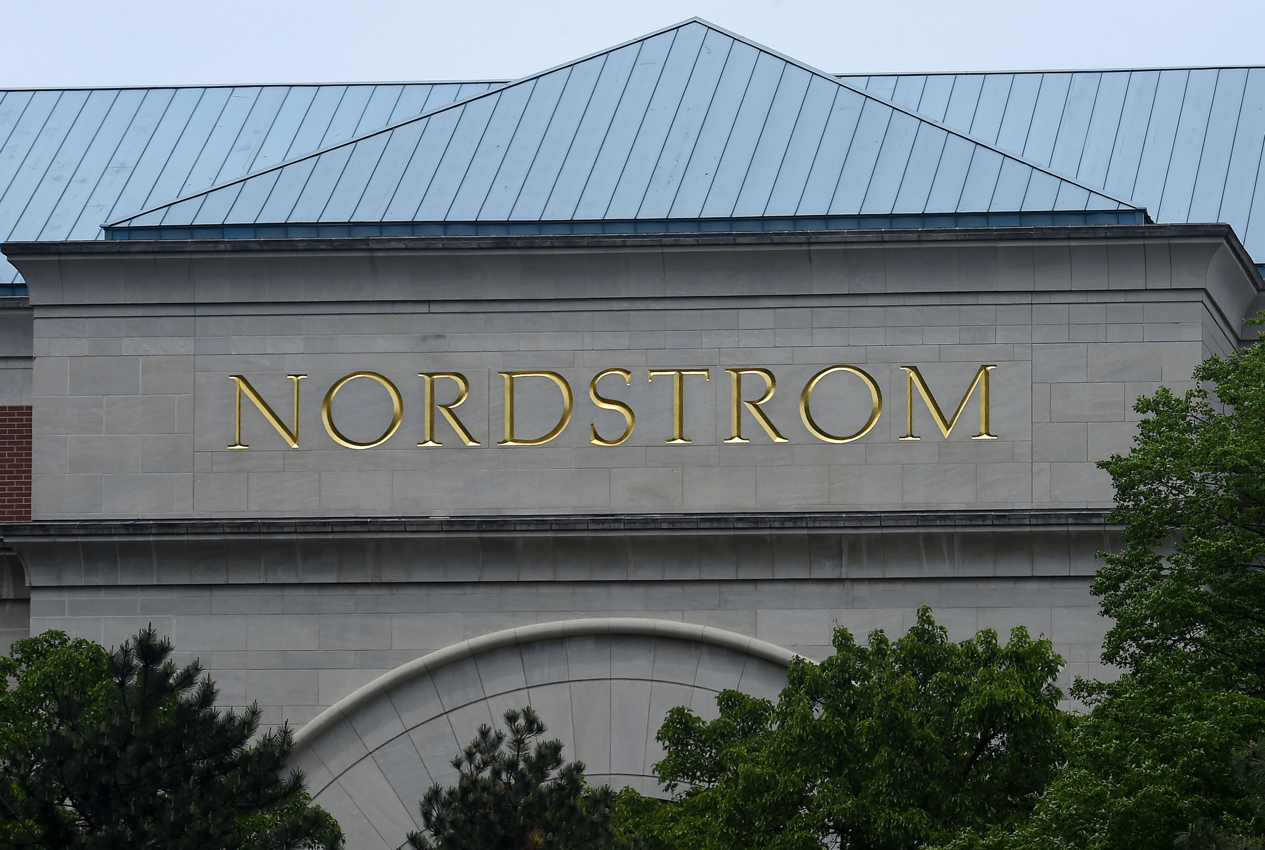Latest grab-and-run theft hits Southern California Nordstrom