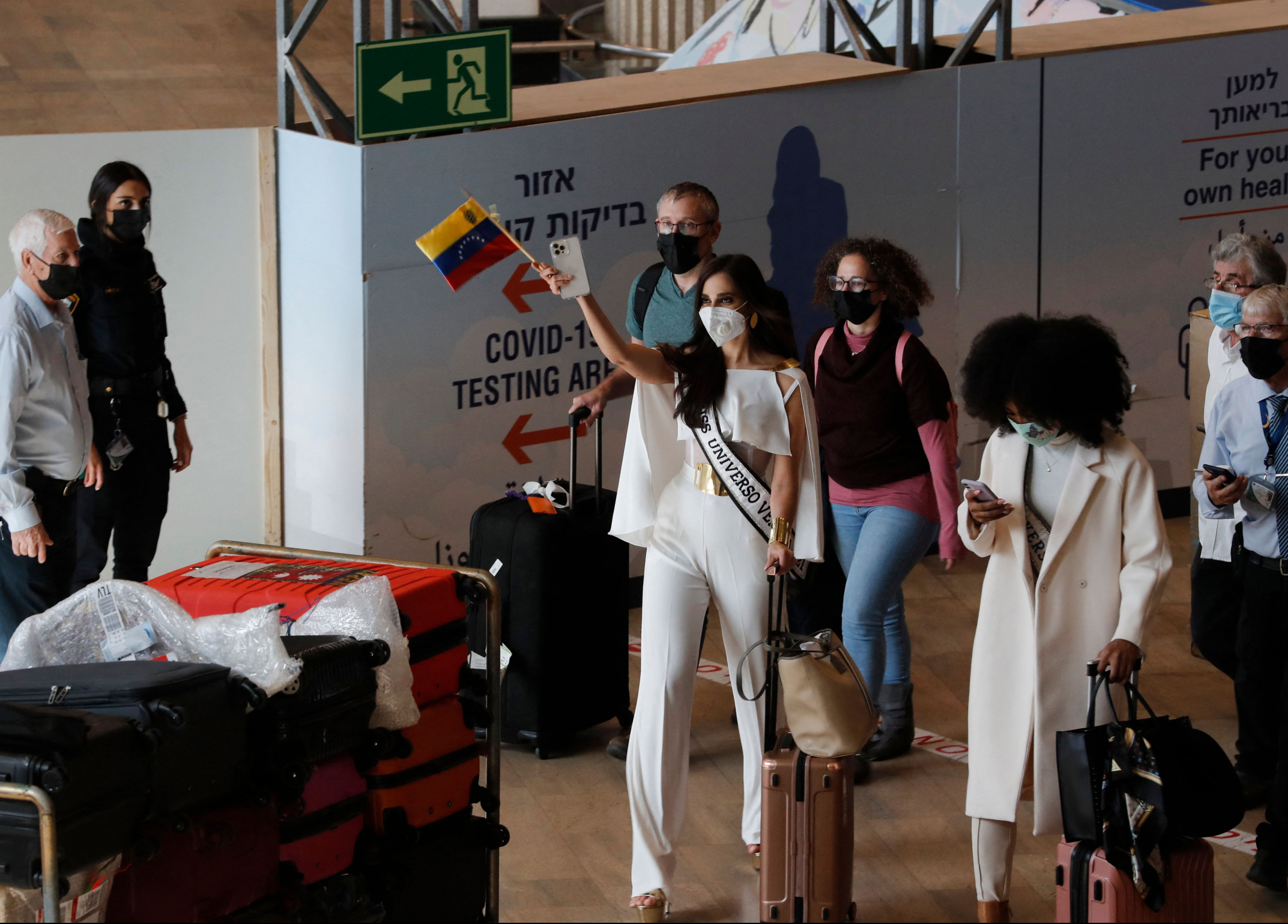 Miss universe contestants arrive in Israel.