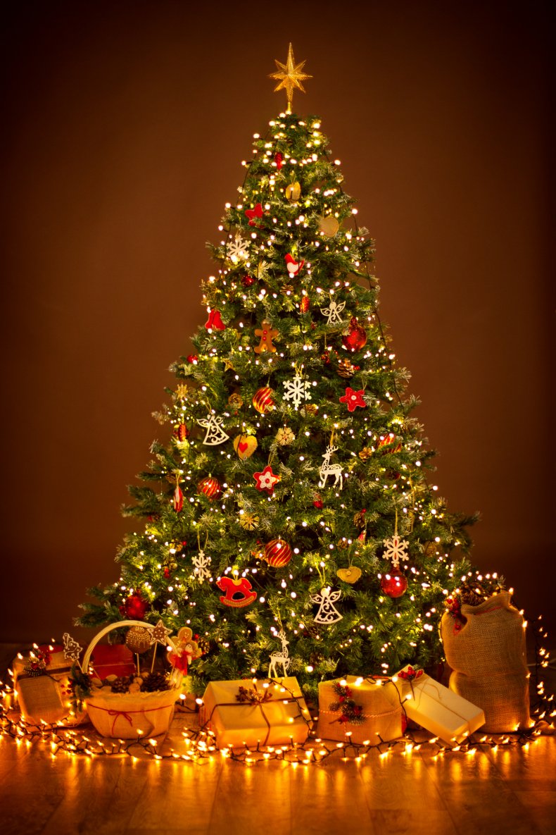 How To Decorate A Christmas tree