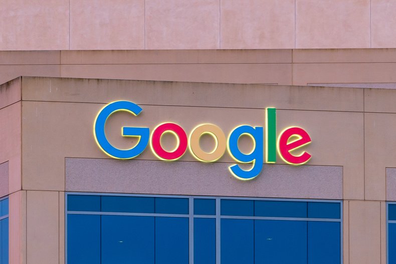 کتیبه هایی در دفتر گوگل در کالیفرنیا. 