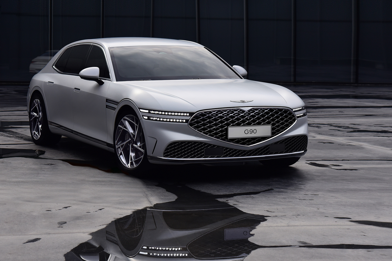 First Images of 2023 Genesis G90 Reveal Further Design Elegance - Newsweek