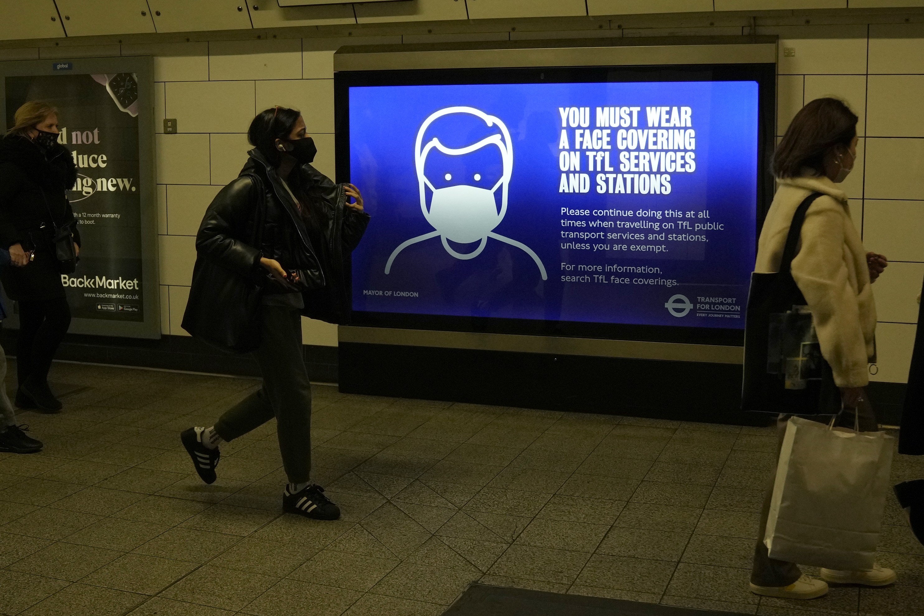 England Mandates Masks Again on Public Transportation, in Stores Amid Omicron Concerns