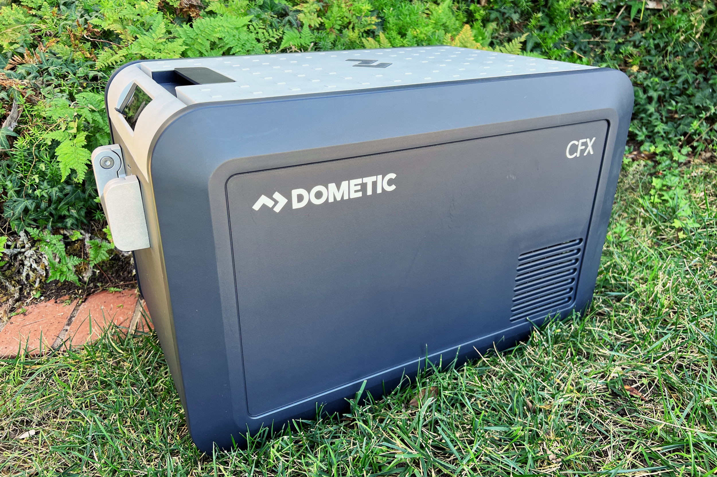 Electric Cooler Dometic CFX3 35 Is Like a Portable Fridge for Trips and  Parties