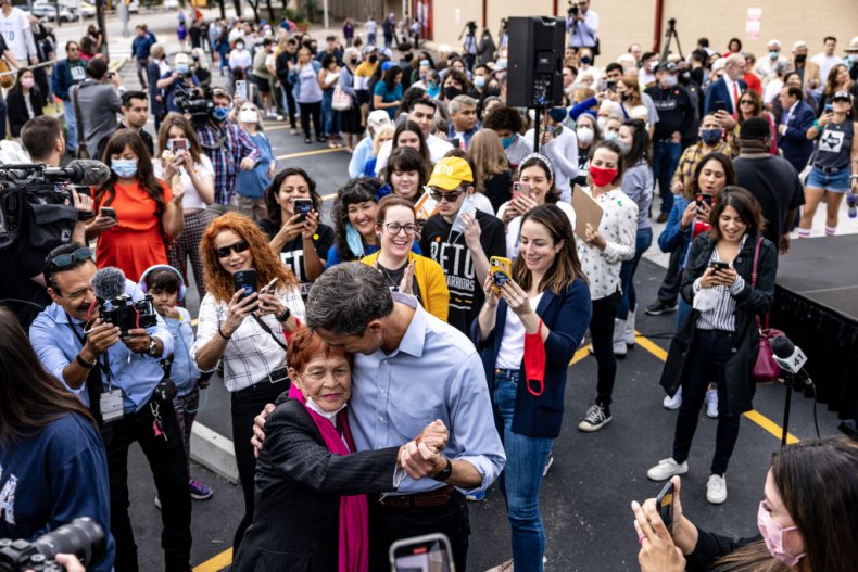 beto o'rourke dancing