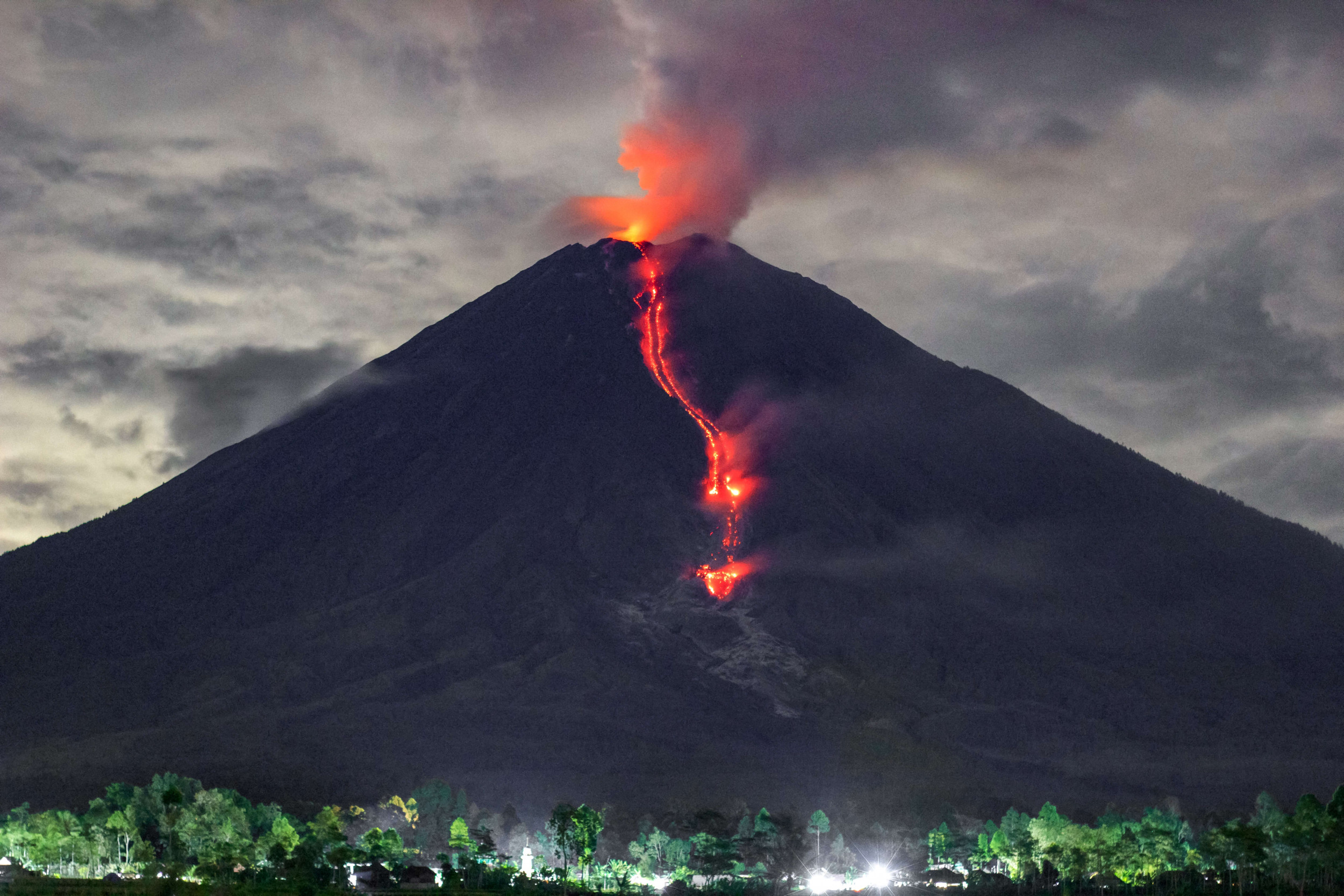 Indonesia Volcanic Eruption Aftermath Video Shows Villages Covered In ...