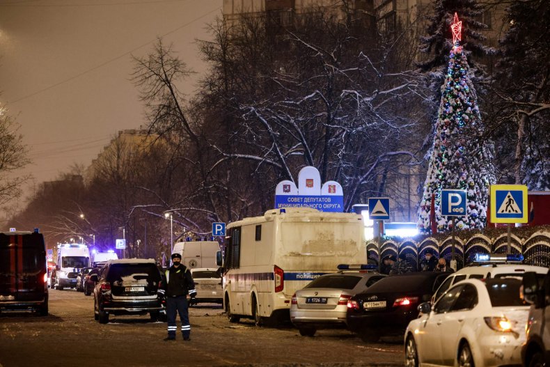 Gunman Opens Fire, Kills 2 at Moscow Service Center After
Being Told to Put on Mask 2 Moscow, Russia, Shooting, Dead