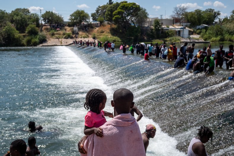 Large Migration Surge Crosses Rio Grande Into